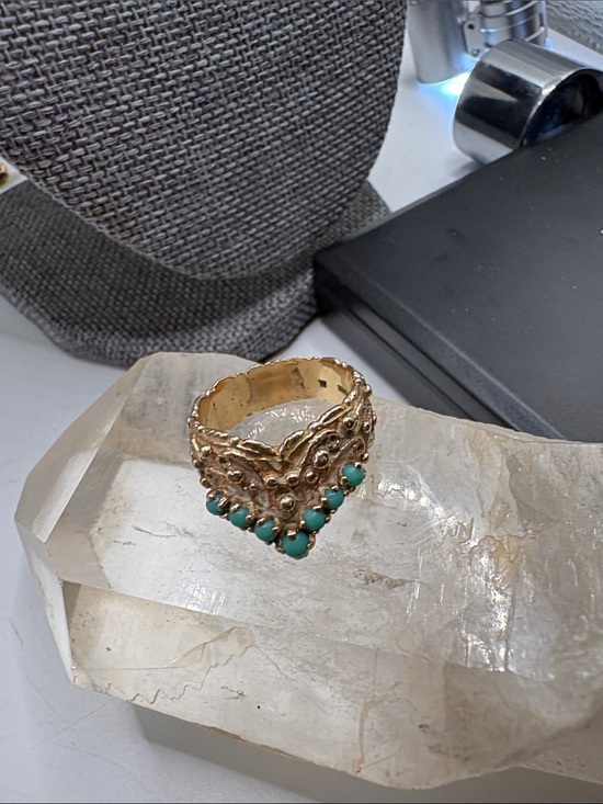 Jewelry - 14 kt Ring with Turquoise size 7
